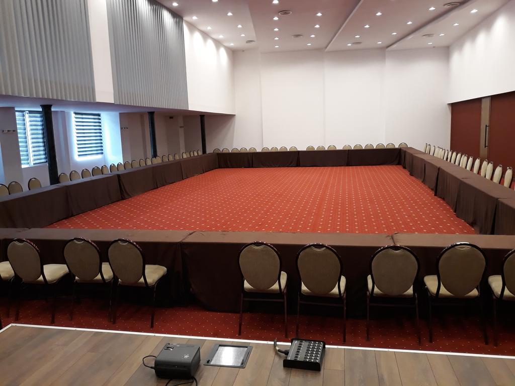 Marjan plaza hotel тбилиси. Didube плаза. D plaza. D plaza. D plaza.