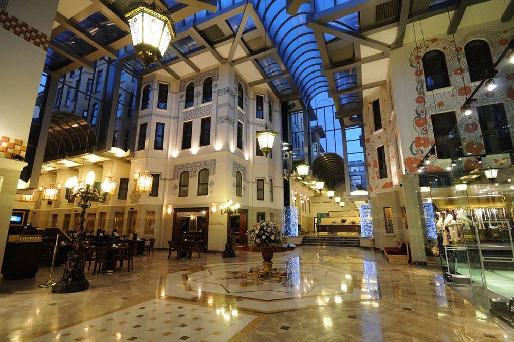 Wyndham istanbul old city. Crowne Plaza old City 5*. Кроун Плаза Стамбул Олд Сити. Лалели Стамбул. Crowne Plaza Florya 5*.