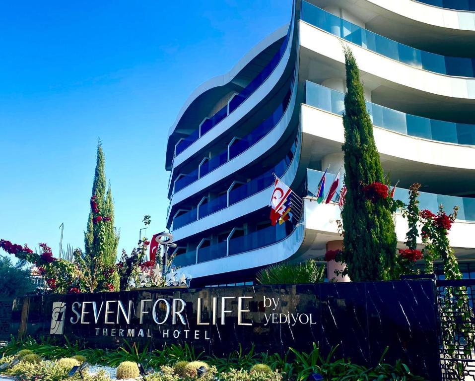 Seven for life thermal hotel. Seven for Life Thermal Hotel 5*. Отель Севен Лазаревское. Отель Севен Ялта. Seven for Life Thermal Spa plaja.