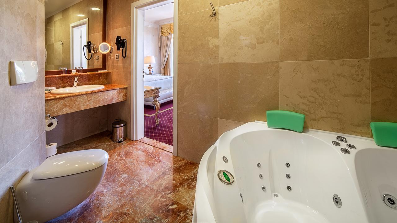 Georgia palace hotel spa. Джорджия Палас отель спа Кобулети. Georgia Palace Hotel Spa 5 Кобулети. Georgia Palace Hotel Spa 5 Кобулети президентский Люкс. Georgia Palace президентский Люкс фото.