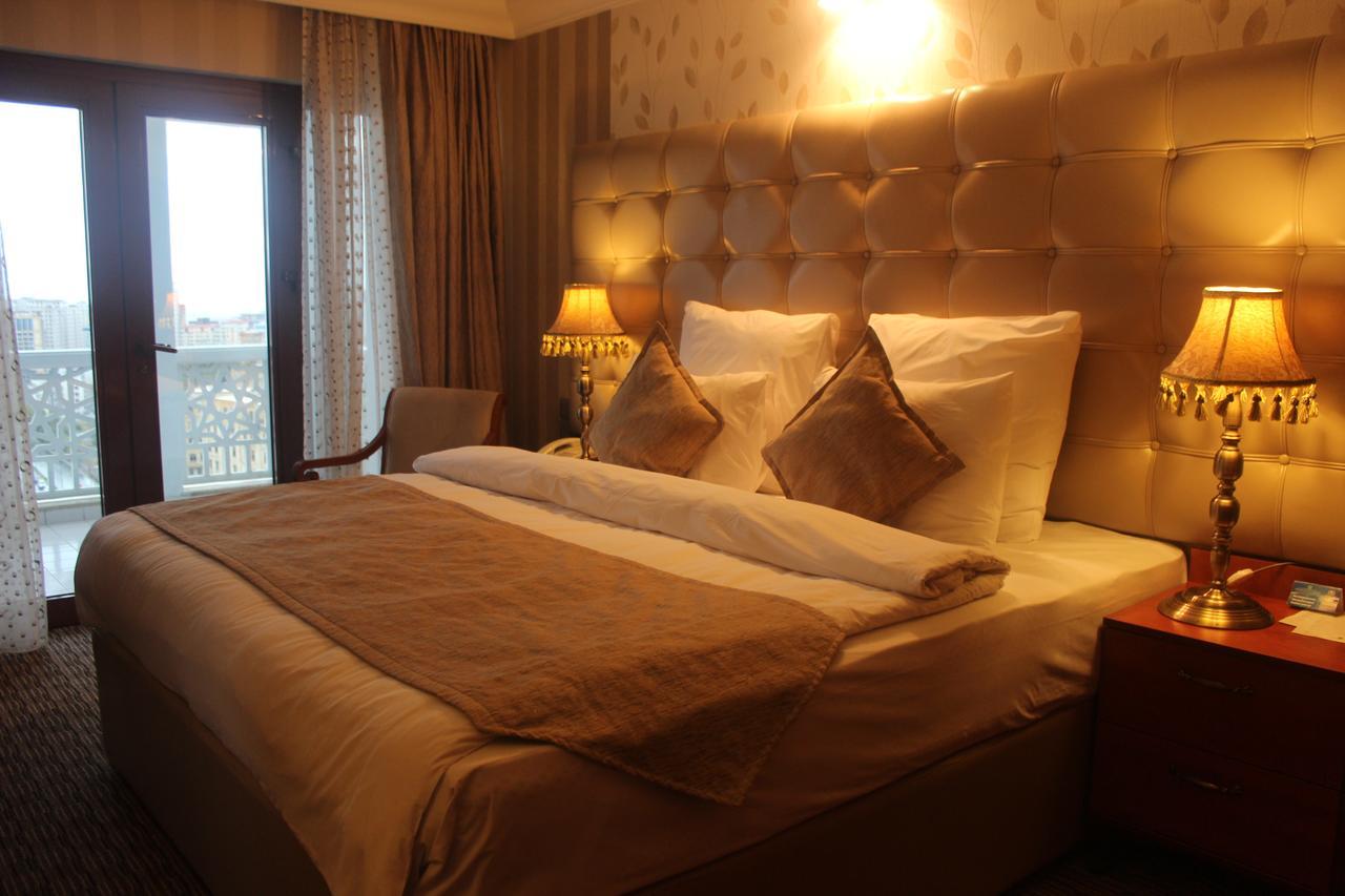 Grand hotel europe baku. Grand hotel europe пляж baku. Гранд отель европа. Гостиница новая европа в баку. Баку отели с бассейном.