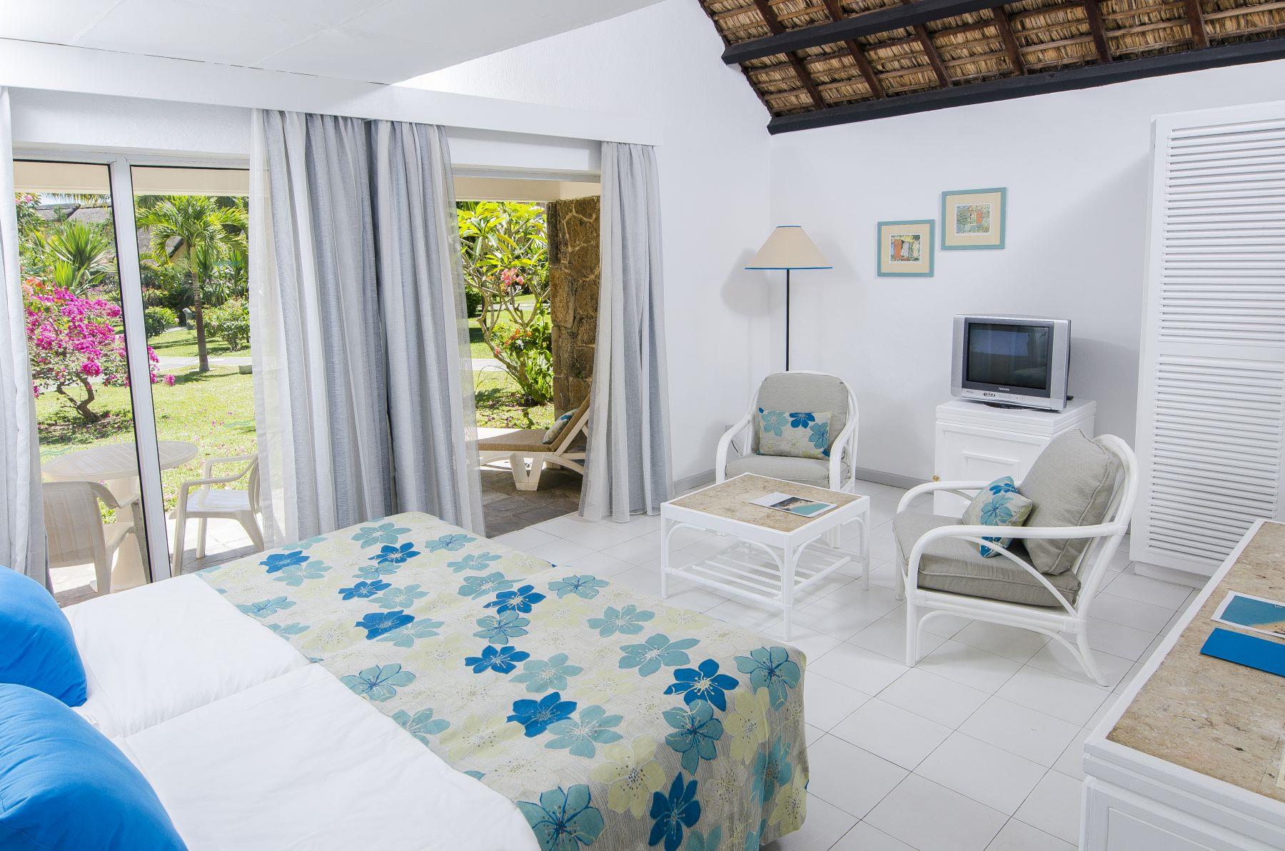 Blue beach grand. Merville Beach 3 Маврикий. Silver Beach 3 Маврикий. Lux Grand baie. Lux Grand baie Mauritius Hotel.