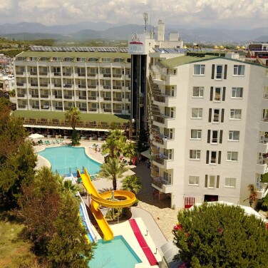 Света зажигает в турецком отеле