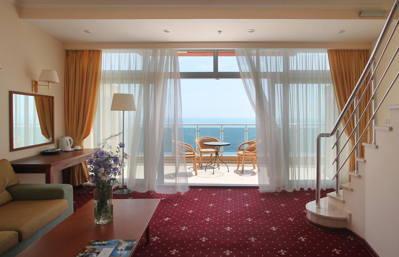 Море resort. Отель море спа Резорт Алушта. Гостиница море Алушта. Велнес спа отель море Алушта. Пансионат море Алушта.