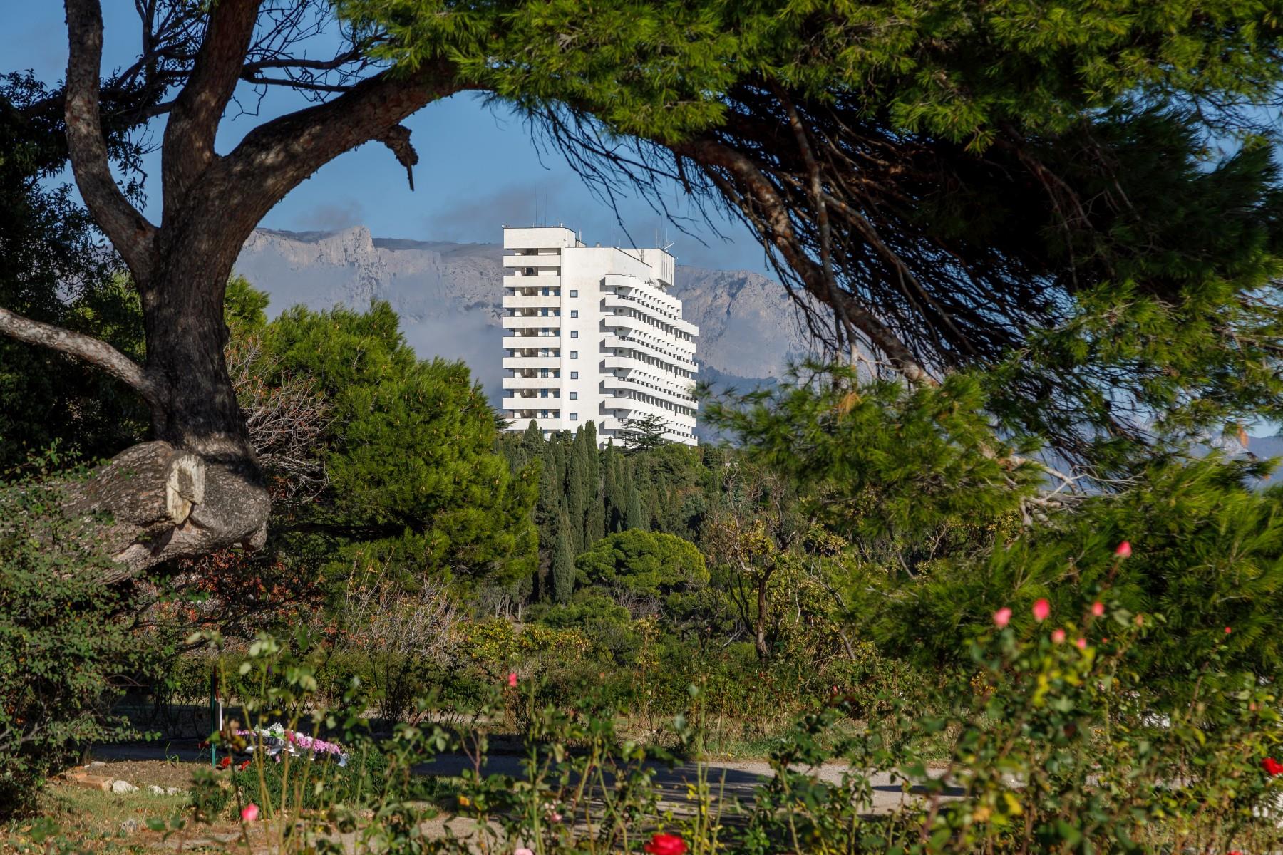 Санаторий новый свет. Ялта Форосский парк. Форос Wellness Park. Санаторий Форос Крым. Парк Форос санаторий Крым.