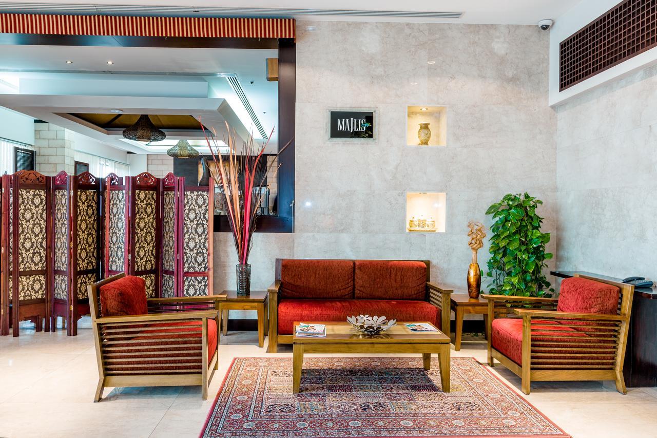 Studio m arabian plaza hotel apartment. Сафа парк отель Дубай. Arabian Park Edge by Rotana 3* (бар-Дубай). Савой парк отель апартамент Дубай. Studio m Arabian Plaza Hotel Hotel Apartments 3 ОАЭ Дейра.