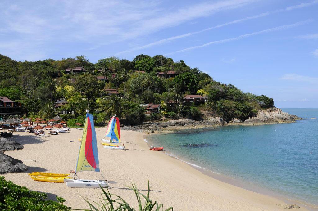 Tongsai bay samui. Garrya 5 самуи. Поселок монов тайланд. Самуи отели 5 звезд с собственным пляжем. U samui 5.
