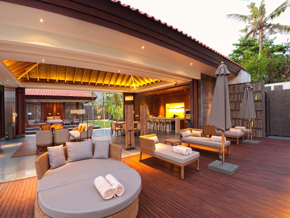 Бали форму. INTERCONTINENTAL Bali Sanur Resort. INTERCONTINENTAL Bali Sanur Resort 5*. Sanur Bali Beach. Индонезия интерьер.