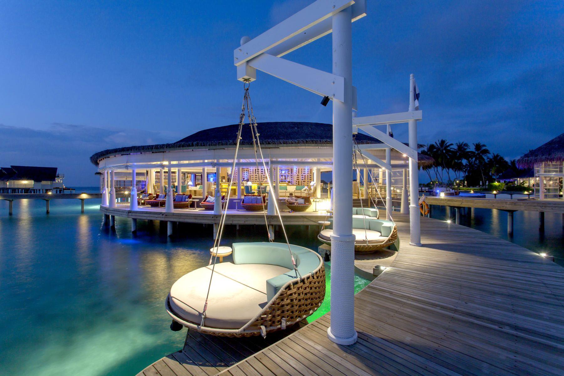 Centara grand island resort. Centara Grand Island. Centara Grand Island Resort & Spa. Centara Grand Maldives. Centara Grand Island Resort & Spa 4*.