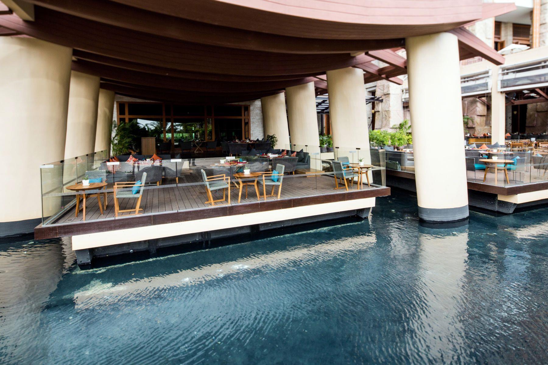 Центара Паттайя отель 5. Барракуда Паттайя отель 5 звезд. Centara Grand Mirage Beach Resort Pattaya 5. Наклуа Бич Резорт Паттайя.