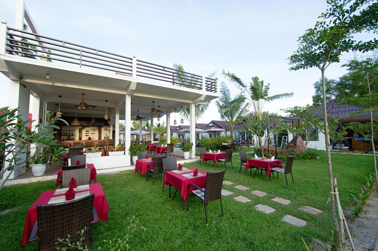 Sea breeze resort каспийское море. Sea breeze resort камбоджа. Sea breeze mall. Си бриз анапа. Си бриз резорт.